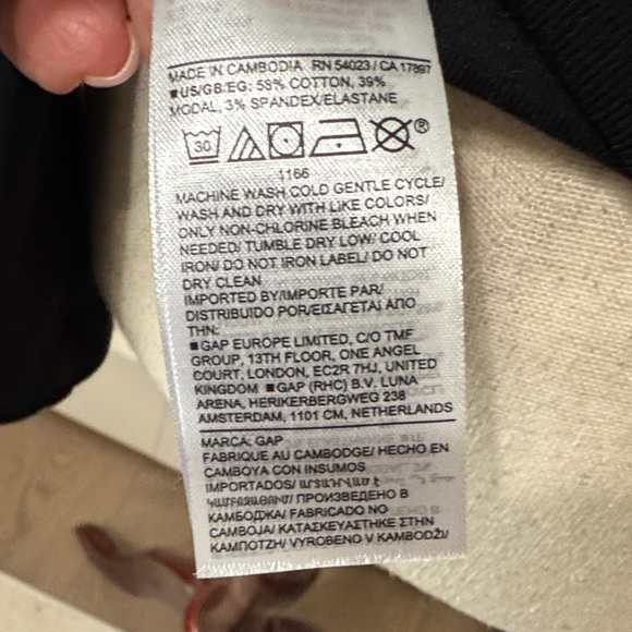 GAP Classic Black Long Sleeve V-Neck Top - Picture 6 of 6